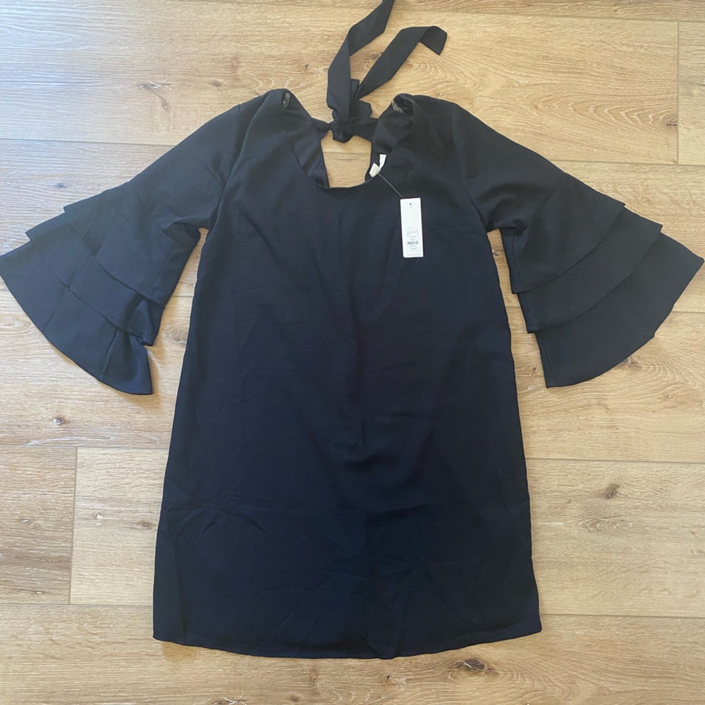 Francesca’s collection black woman’s dress- size medium